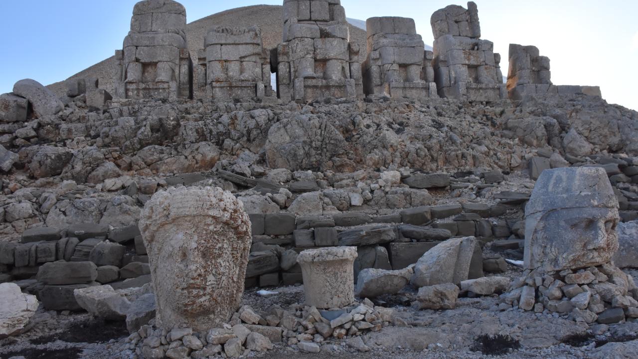 19. Nemrut Dağı Milli Parkı (Adıyaman-Malatya) 