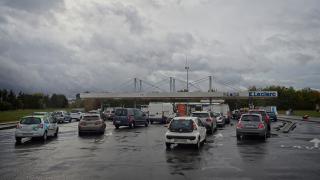 Fransa'da akaryakıt krizi: Greve devam kararı verildi