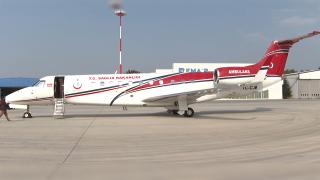 Yaralı madencileri taşıyan ambulans uçaklar zamanla yarıştı