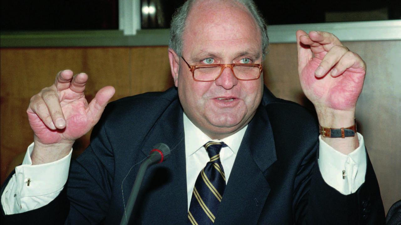 Mike Moore ( 4 Eylül – 2 Kasım 1990)