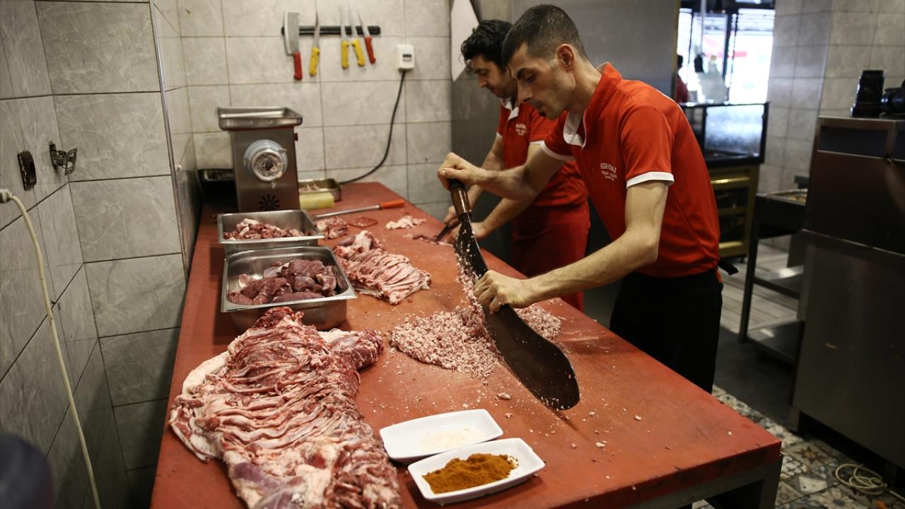 "Adana kebabını damak tadım daha çok benimsiyor"