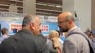 Almanya'da FETÖ'cü Karakoyun gazeteci Erel'e saldırdı