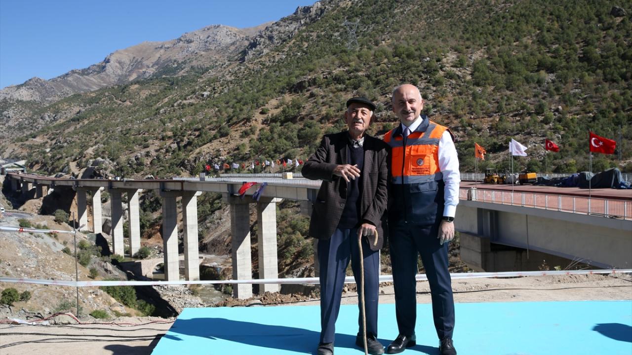 "Ülkeyi doğu-batı diye ayırmadan bir bütün olarak ele alıyoruz"