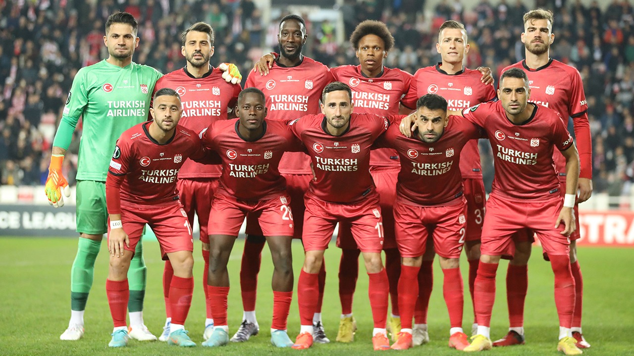 Sivasspor Avrupa'da turladı TRT Haber Foto Galeri