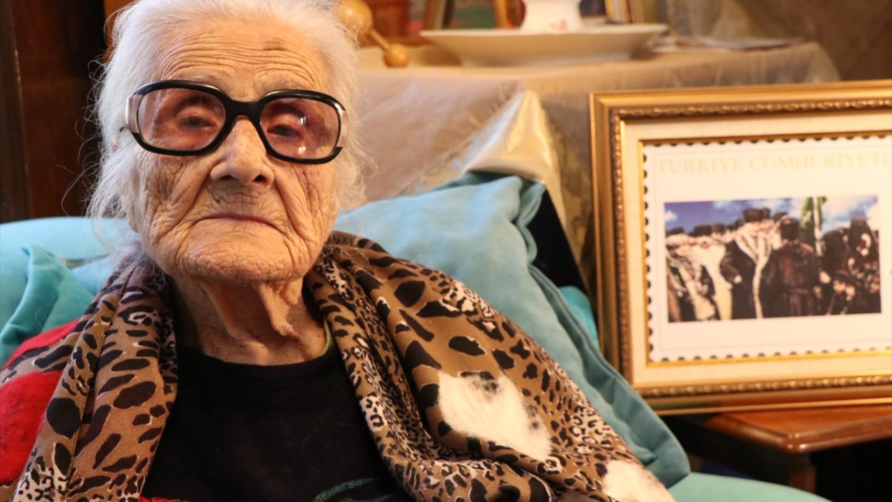 Atatürk`ün tavsiyesiyle öğretmen oldu