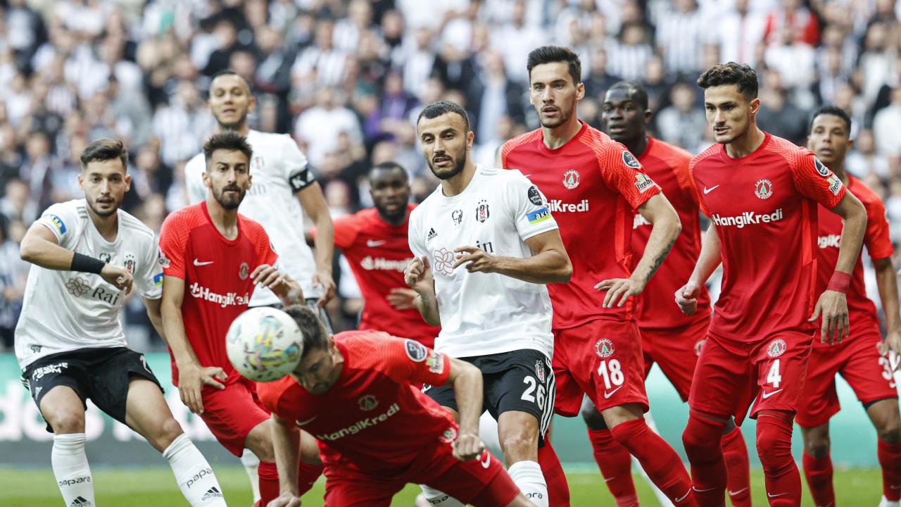 Tayyip Talha Sanuç gollerine devam etti