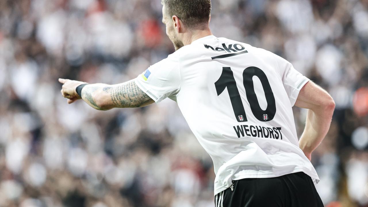 Weghorst ilk kez duble yaptı