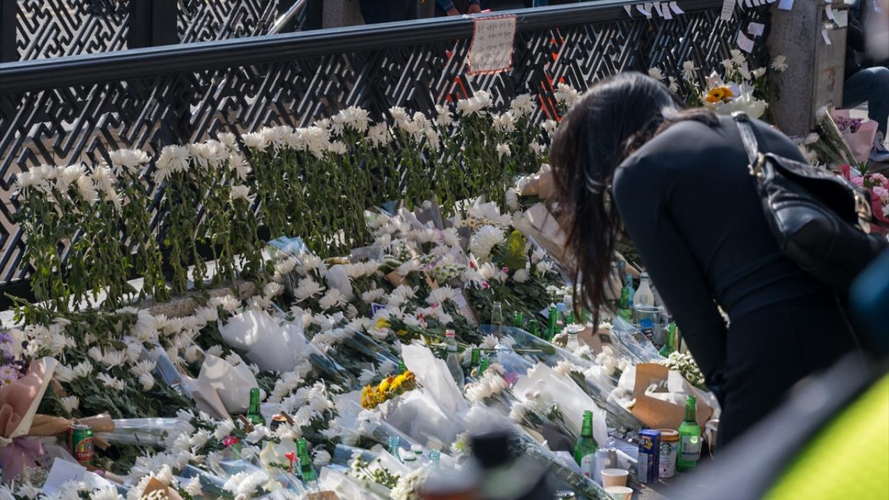 Kutlamalara yaklaşık 100 bin kişinin katıldığı tahmin ediliyor