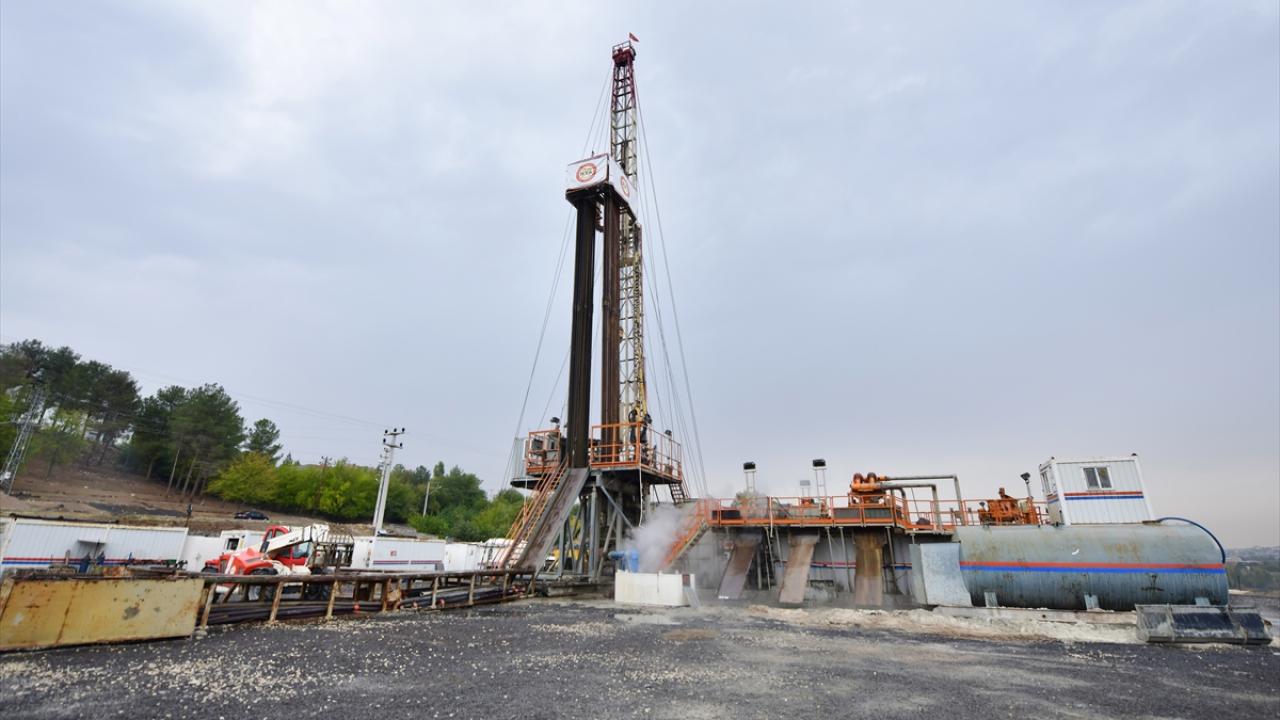 Diyarbakır'da 2 bin metre derinlikte jeotermal su kaynağı bulundu