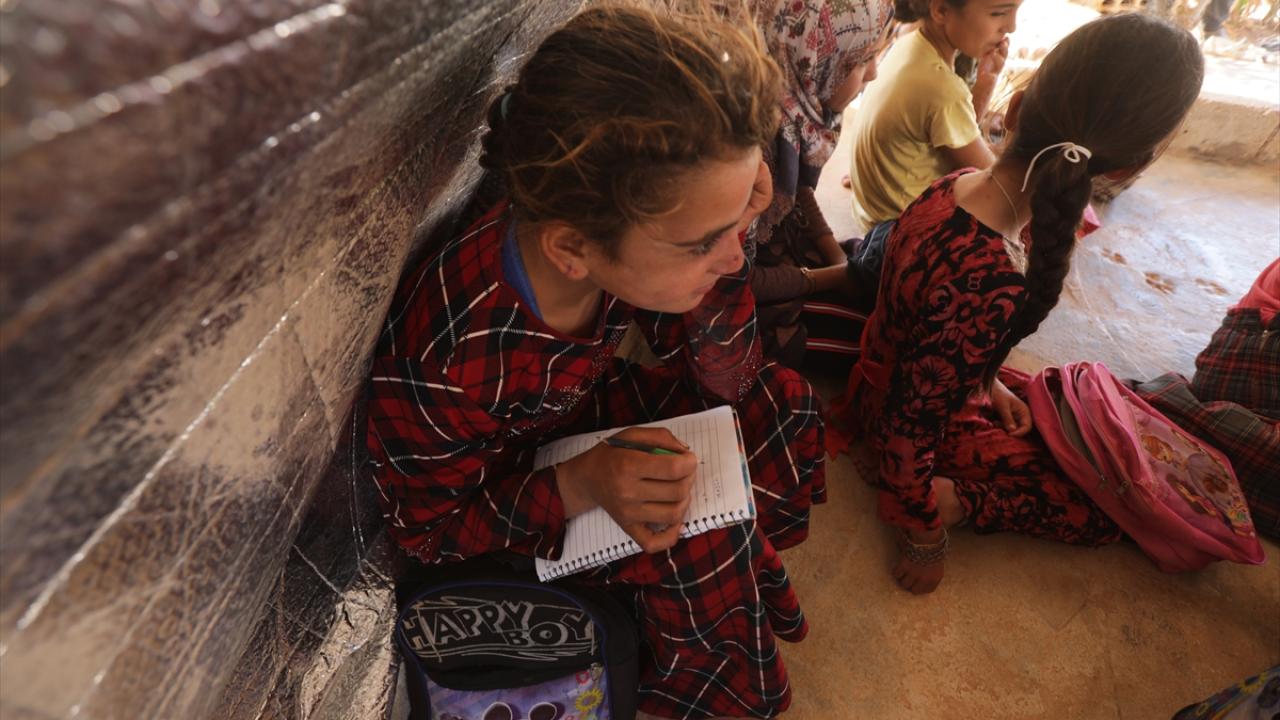 "Meryem öğretmen bize destek oluyor"