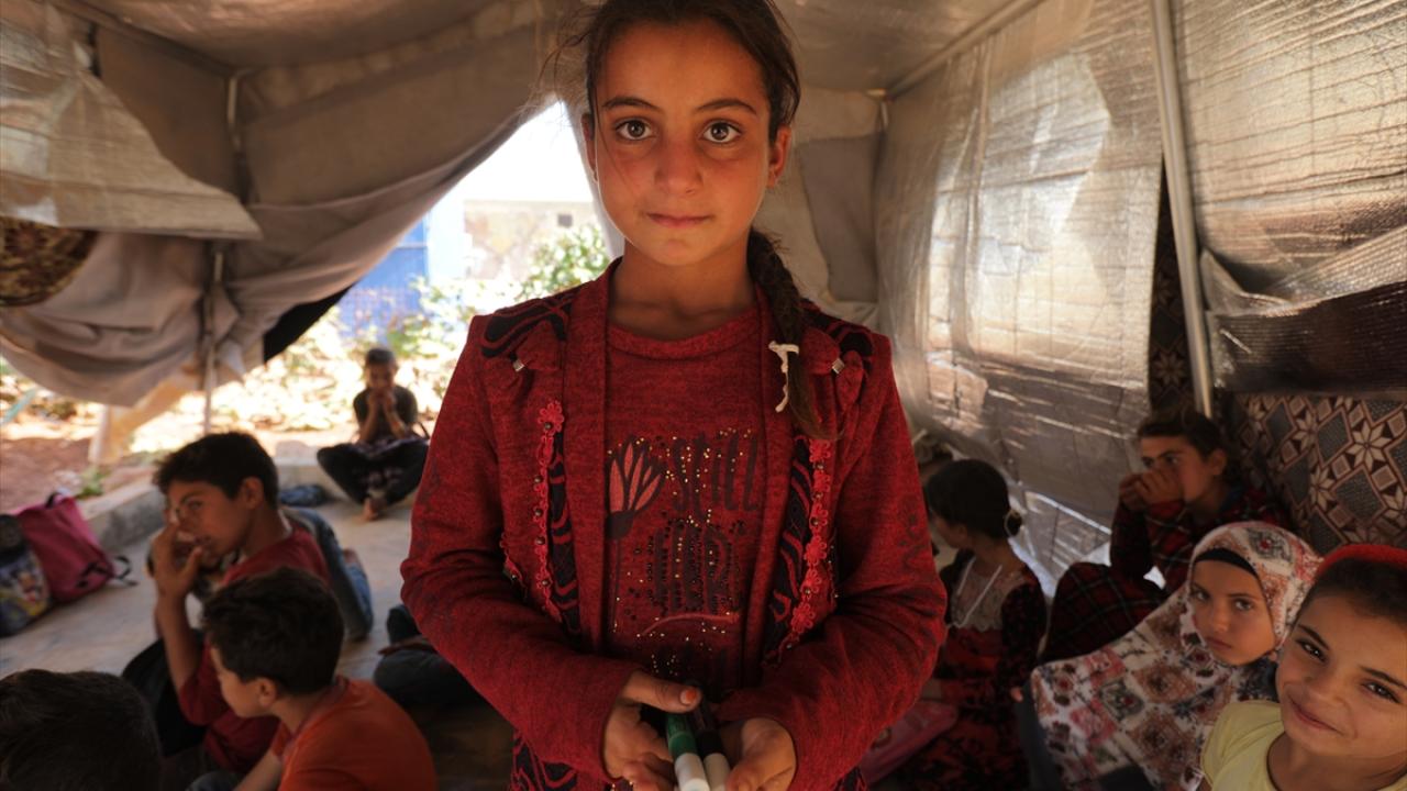 "Arkadaşlarıma okul sevinci yaşatıyorum"