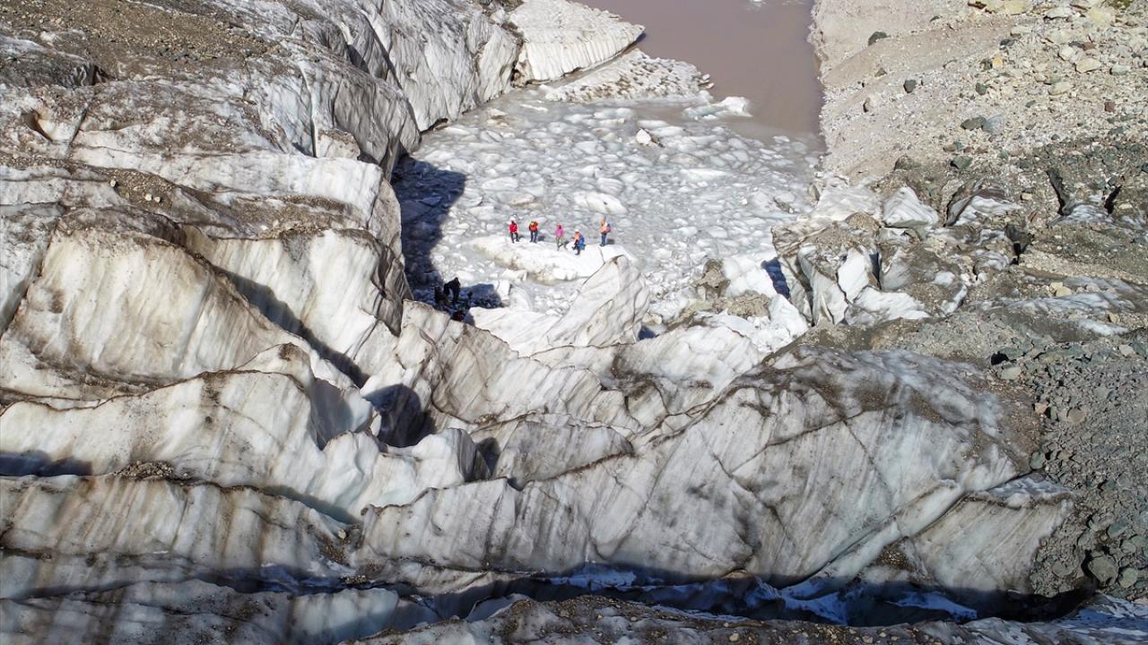 "Belki 25 veya 50 yıl sonra bu buzul katman kalınlığını göremeyeceksiniz"