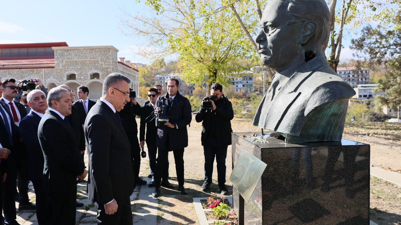 Cumhurbaşkanı Yardımcısı Oktay Şuşa'yı ziyaret etti
