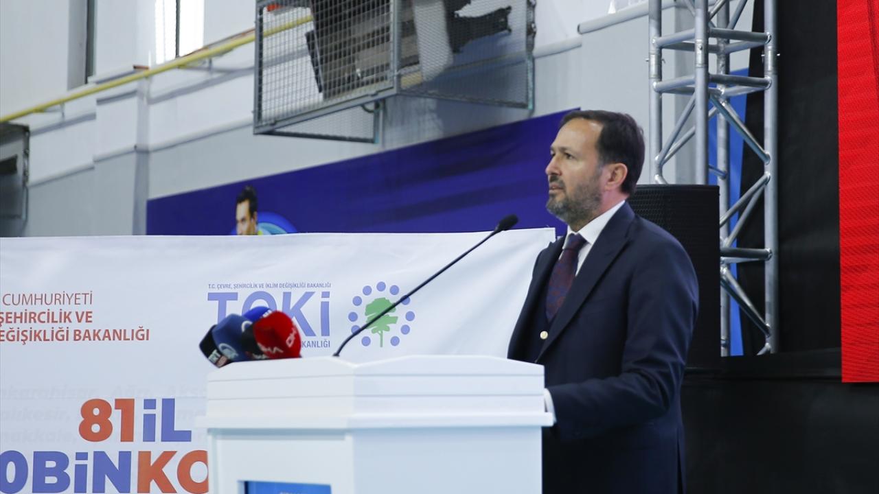 "2 yıl içinde 250 bin konutumuzu teslim edip, sizlerin hizmetine sunacağız"