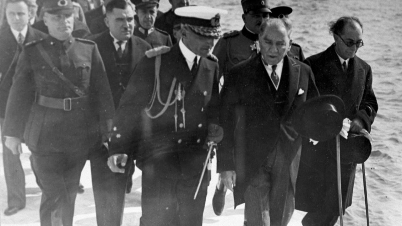 Mareşal" rütbesi ve "Gazi" unvanı