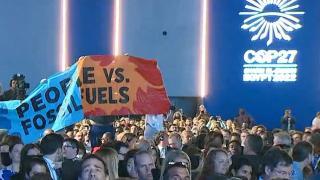 Biden'ın konuşmasını çığlık atan protestocular böldü