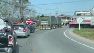 Tayland'da yolcu treni kamyona böyle çarptı