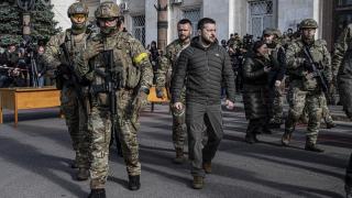 Zelenskiy, Rusya'nın çekildiği Herson'u ziyaret etti