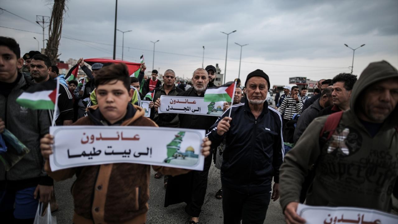 Bağımsızlık Bildirisi`nde Yaser Arafat`ın şu sözlerine yer verildi: