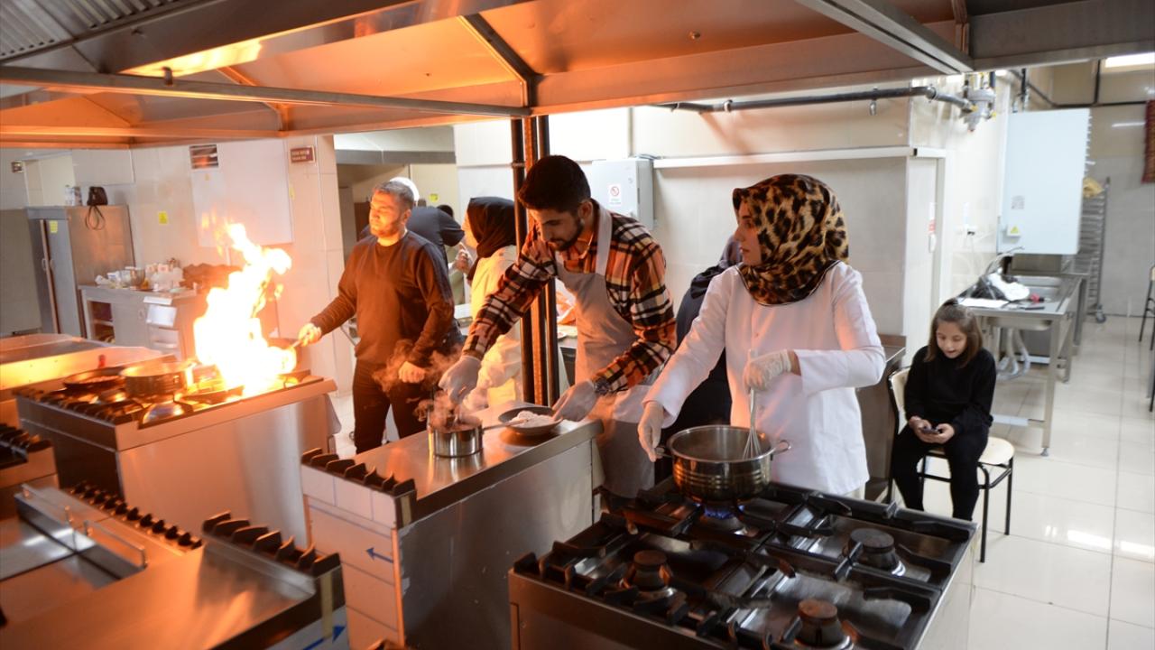 "Yurt dışında da ülkemizin yemeklerini yapmak istiyoruz"