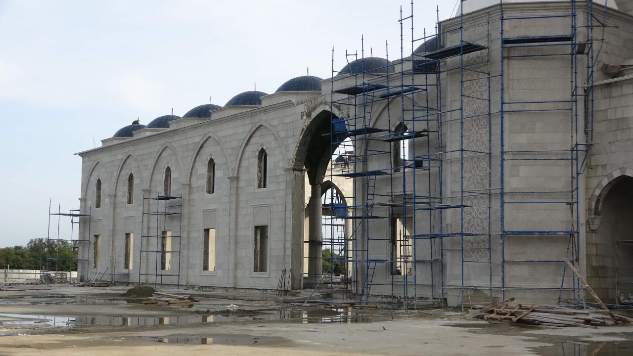 24 pencereden ışık alacak