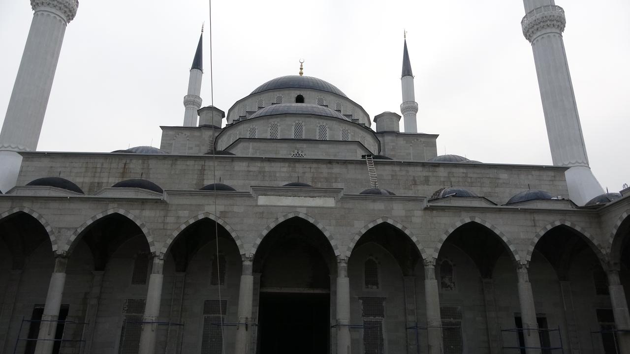 7 bin 700 kişi aynı anda ibadet edebilecek