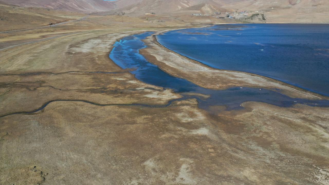 "Gölün kurumasının önüne geçilmesi lazım"