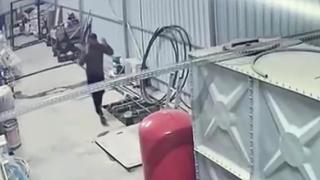 Telefonla konuşurken bodrum kata düştü