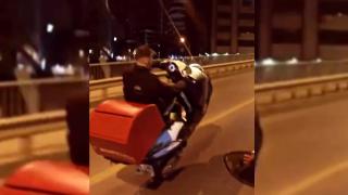 Motosikletle tehlikeli yolculuk kamerada