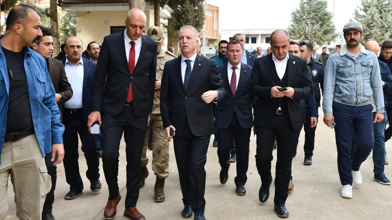 2 ev, 3 okulumuzda hasar var