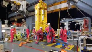 Bakan Dönmez: Karada ve denizde boru serim işlemi bitti