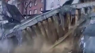 Kağıthane'de inşaat duvarı çöktü