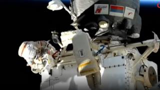 Rus kozmonotlar uzay yürüyüşüne çıktı