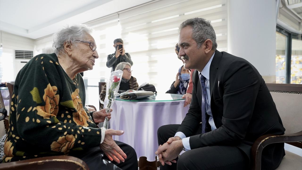 Emekli öğretmenler, genç öğretmenlerle tecrübelerini paylaşacak