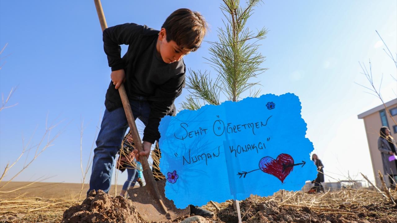 "Öğretmenlerimizi yüreğimizde yaşatacağız"