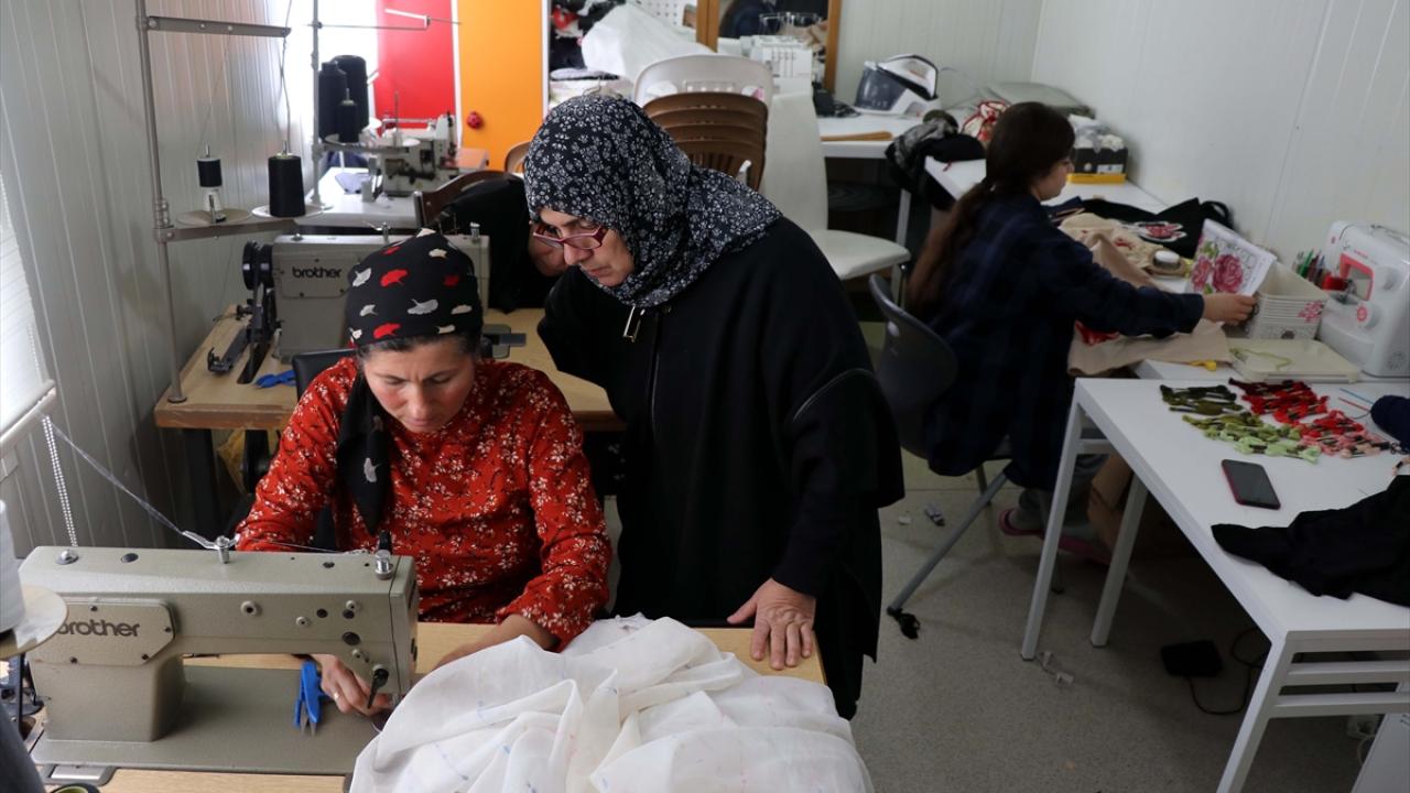 Savaş mağduru Ahıska Türkü kadınlar Türkiye'de meslek öğreniyor
