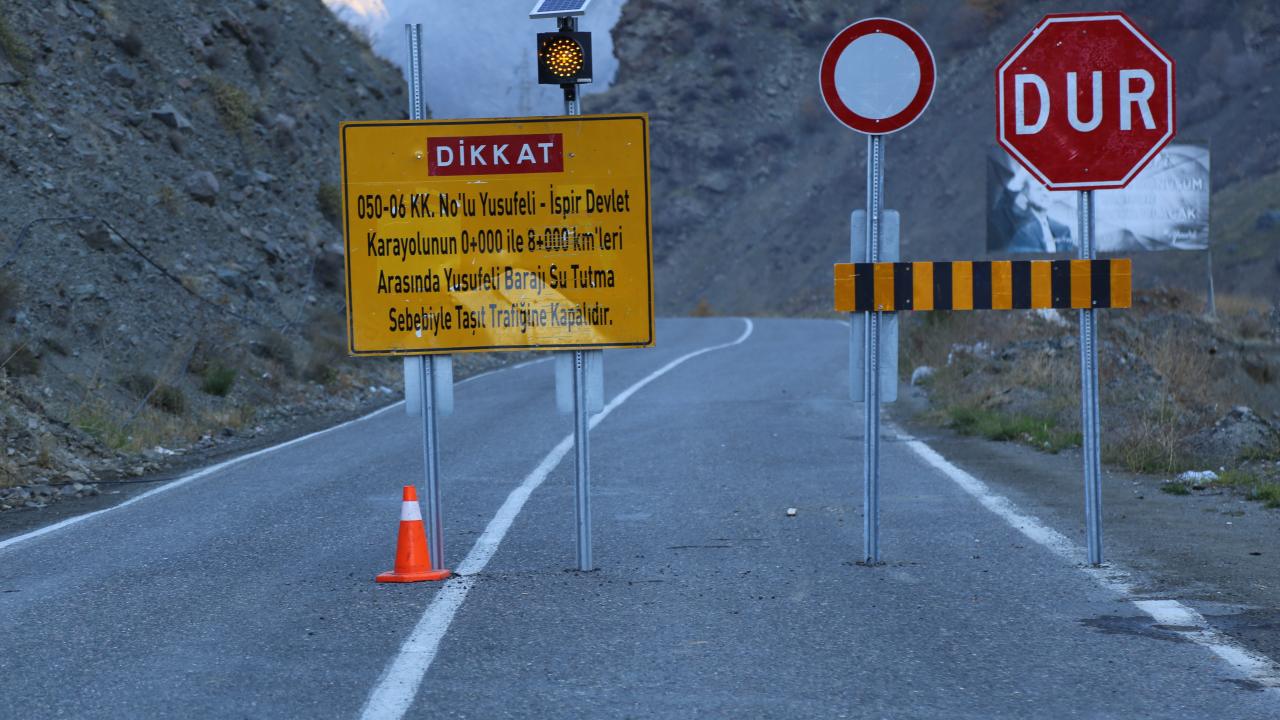 Yusufeli–İspir Karayolu ulaşıma kapatıldı