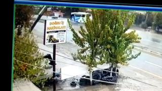 Diyarbakır'da yolcu otobüsünün devrildiği anlar kamerada