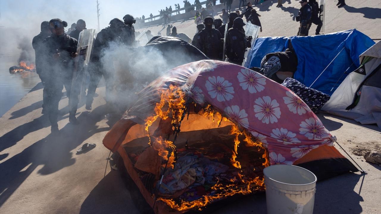 Meksika'daki Ciudad Juarez kampından göçmenlerin tahliyesi