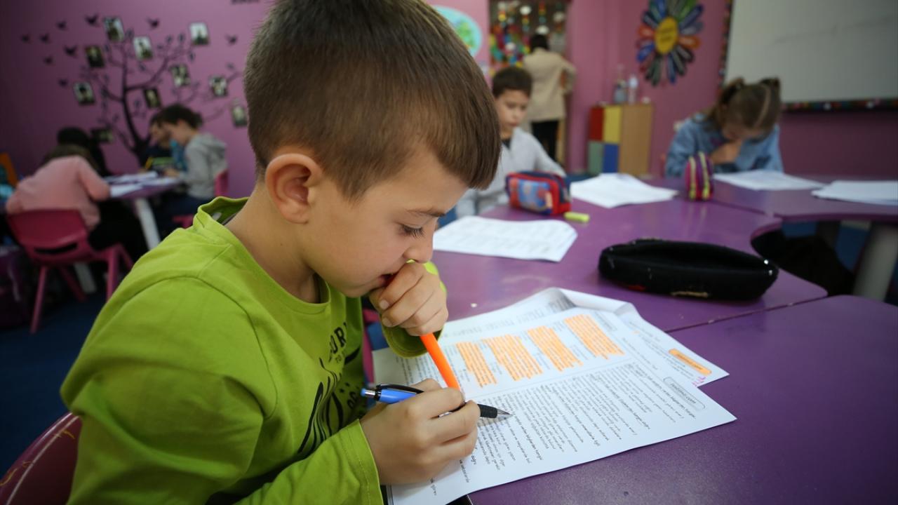 Dersler bitse bile evlerine gitmek istemiyorlar