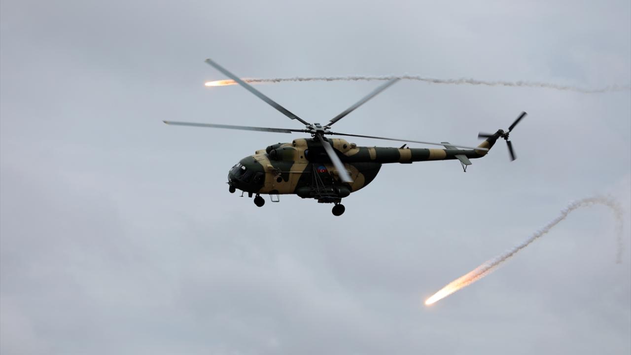 Topçu bataryalarından hedeflere baskı atışı