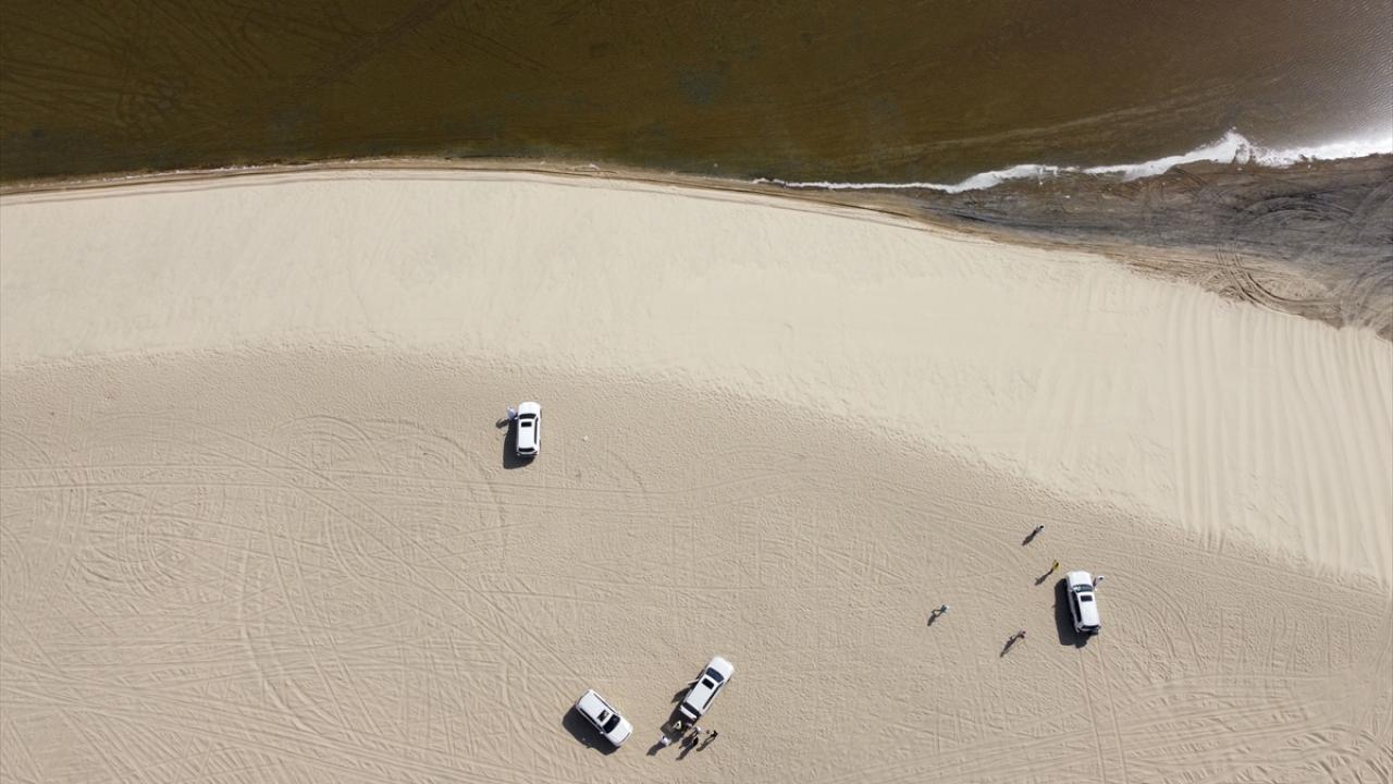 Çölde güçlü motor sesleri