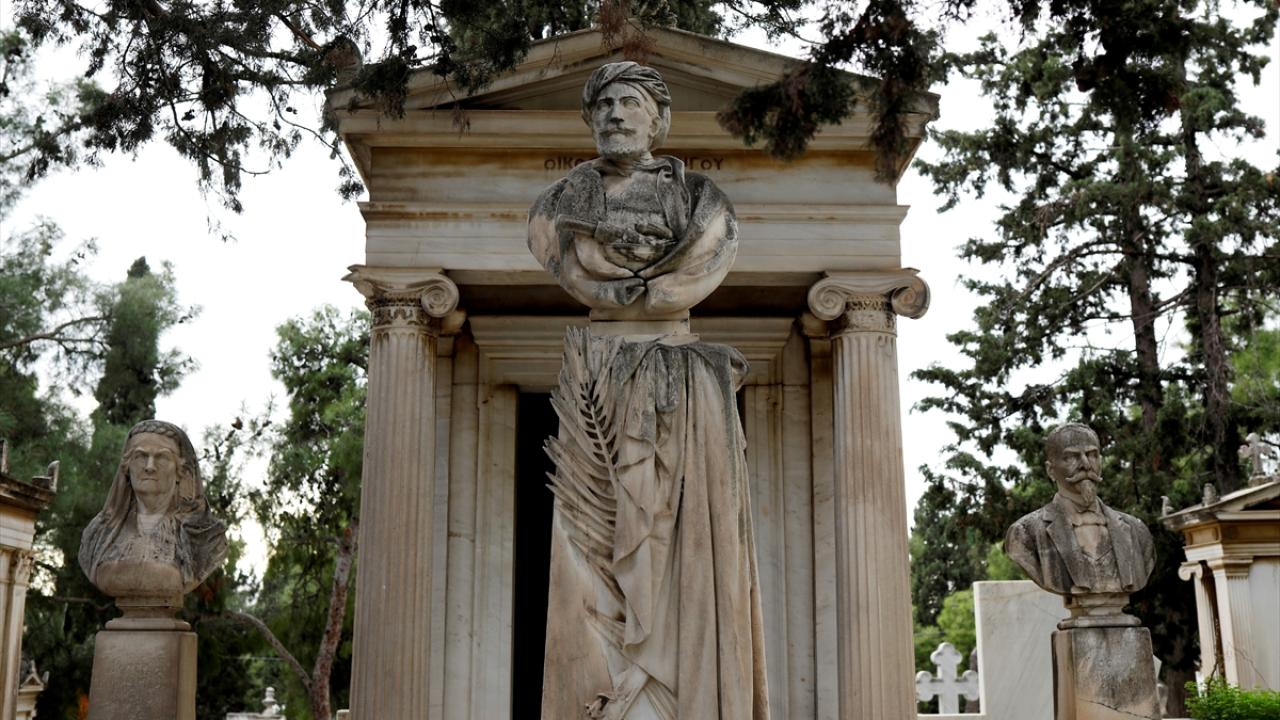 Ünlü heykeltıraşların eserlerine ev sahipliği yapıyor