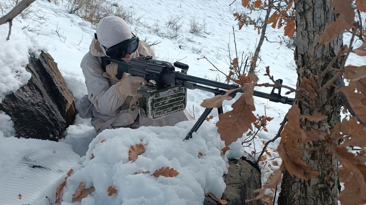 MSB, Mehmetçiğin zorlu operasyon şartlarını paylaştı