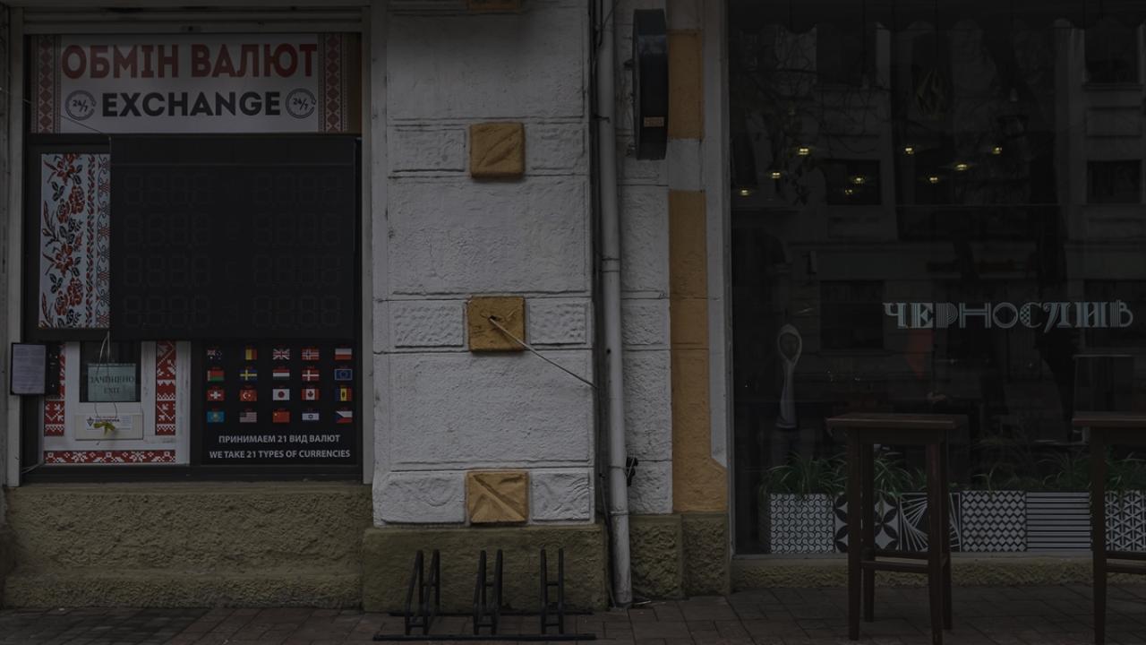 Ukrayna'da birçok bölge karanlığa teslim oldu