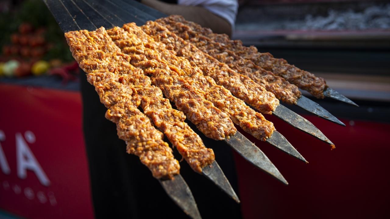 Ustasından gerçek Adana Kebap tarifi