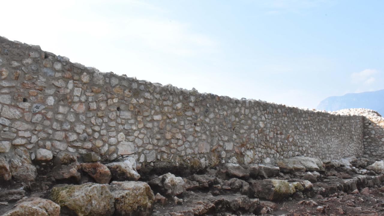 Meclis binası ve tapınak gün yüzüne çıkarıldı