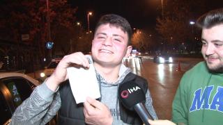 Denetimde ceza yedi, şarkı söyledi