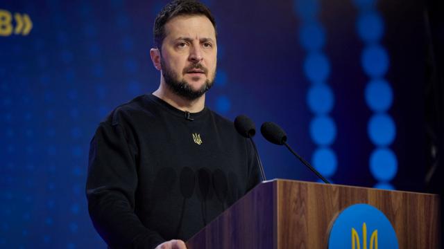 Zelenski: “Rusiya yalnız dinc əhaliyə qarşı terror törətməyi bacarır”