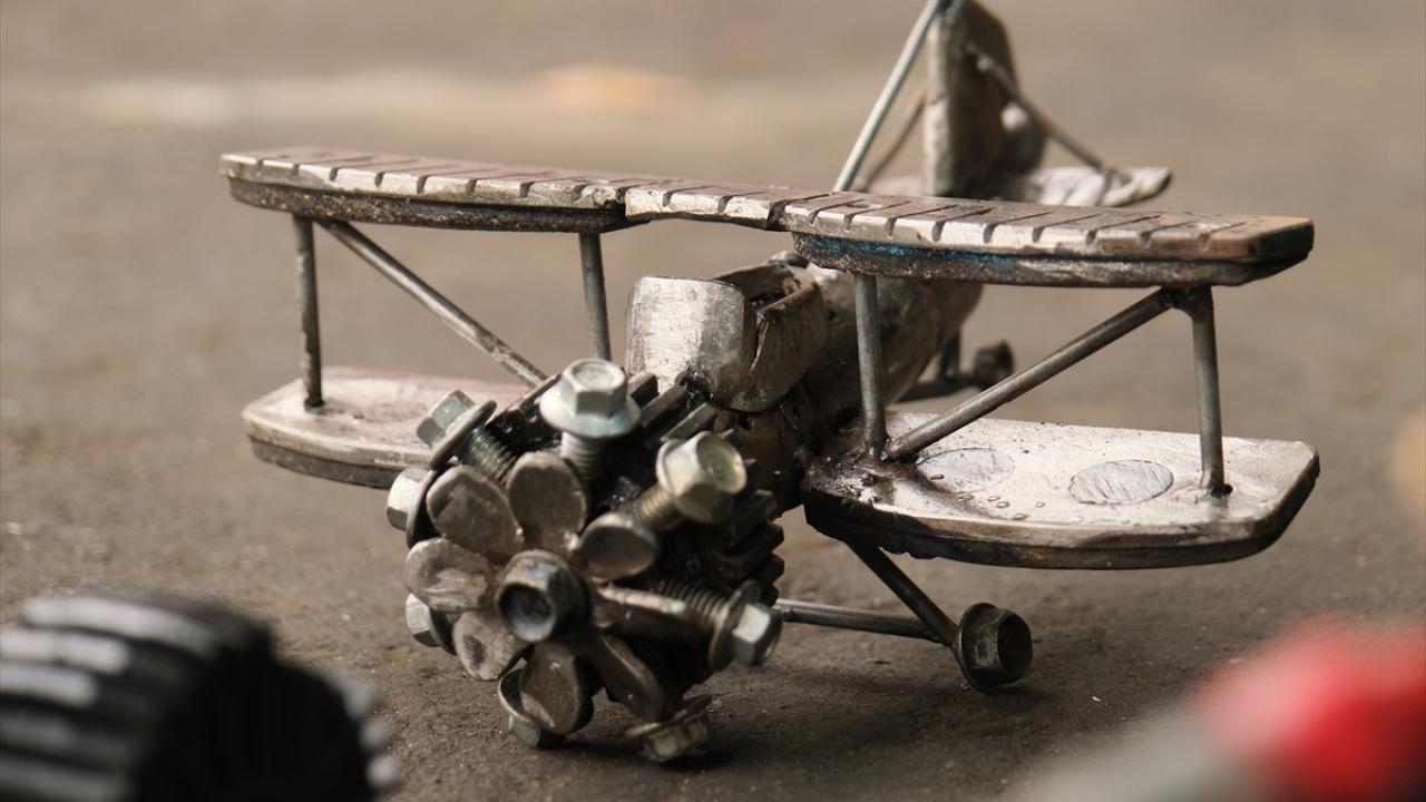 "Objelerin hepsine bir karakter vermeyi seviyorum"